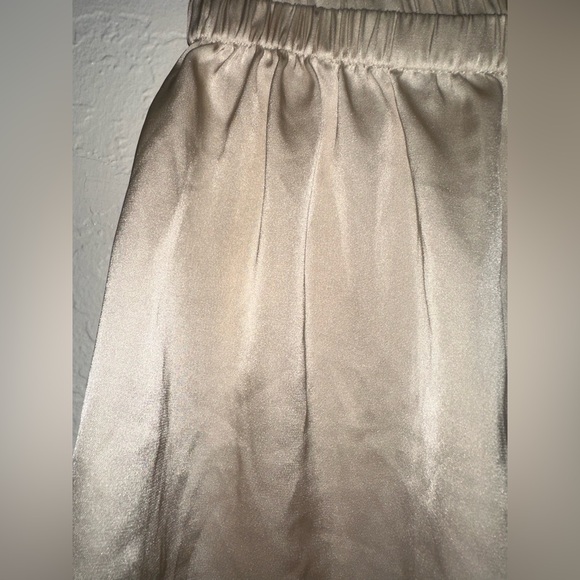 Cream Ruffle Hem Shorts - Picture 2 of 3